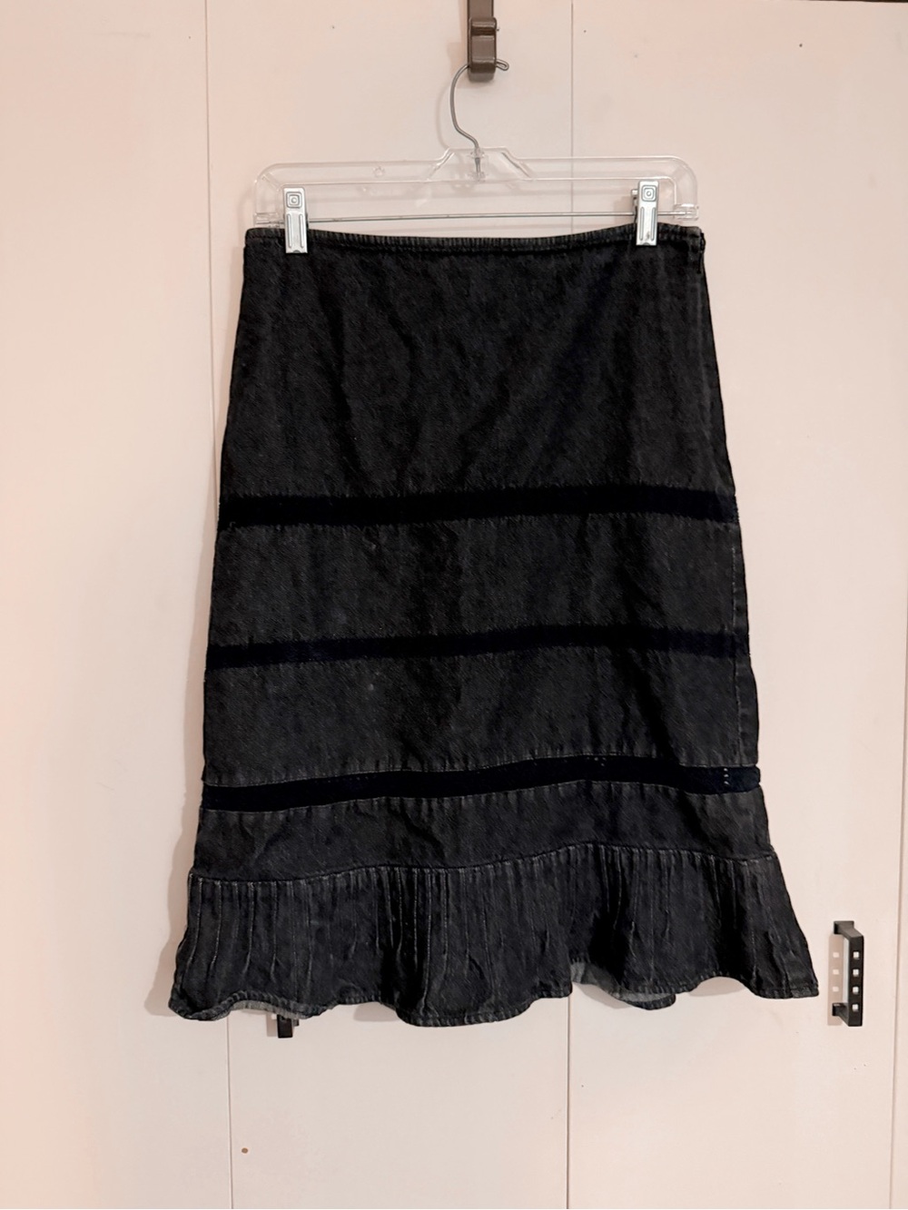 LOFT Black A-Line Ruffle Hem Skirt